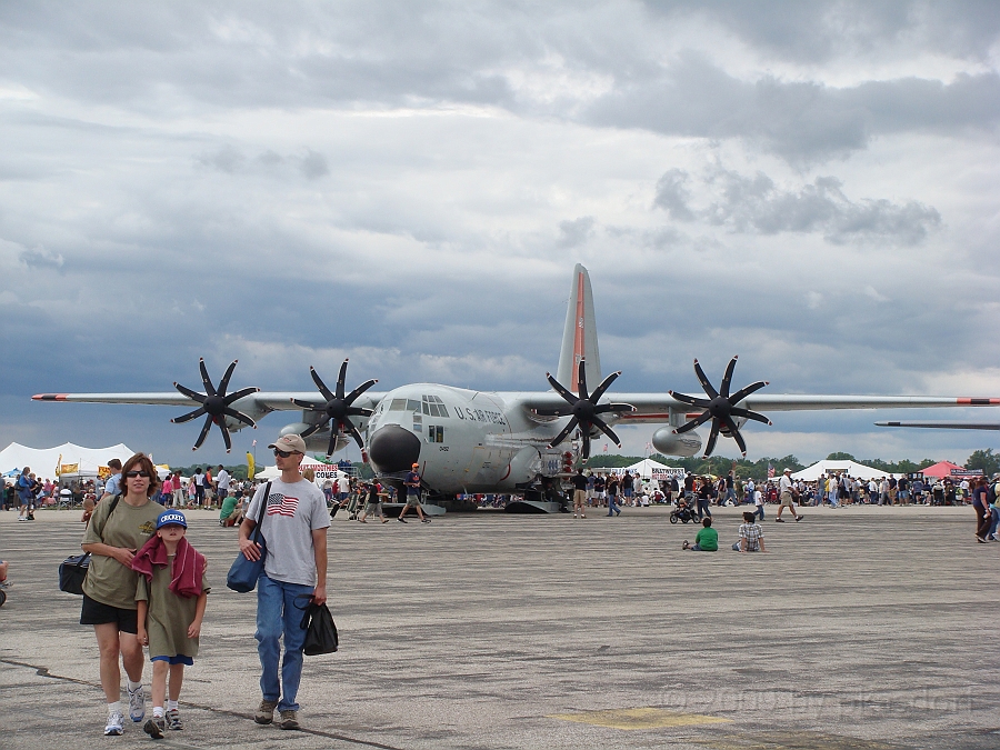 Willow Run Airshow [2009 July 18] 071.JPG - Scenes from the Thunder Over Michigan Air Show at Willow Run Airport